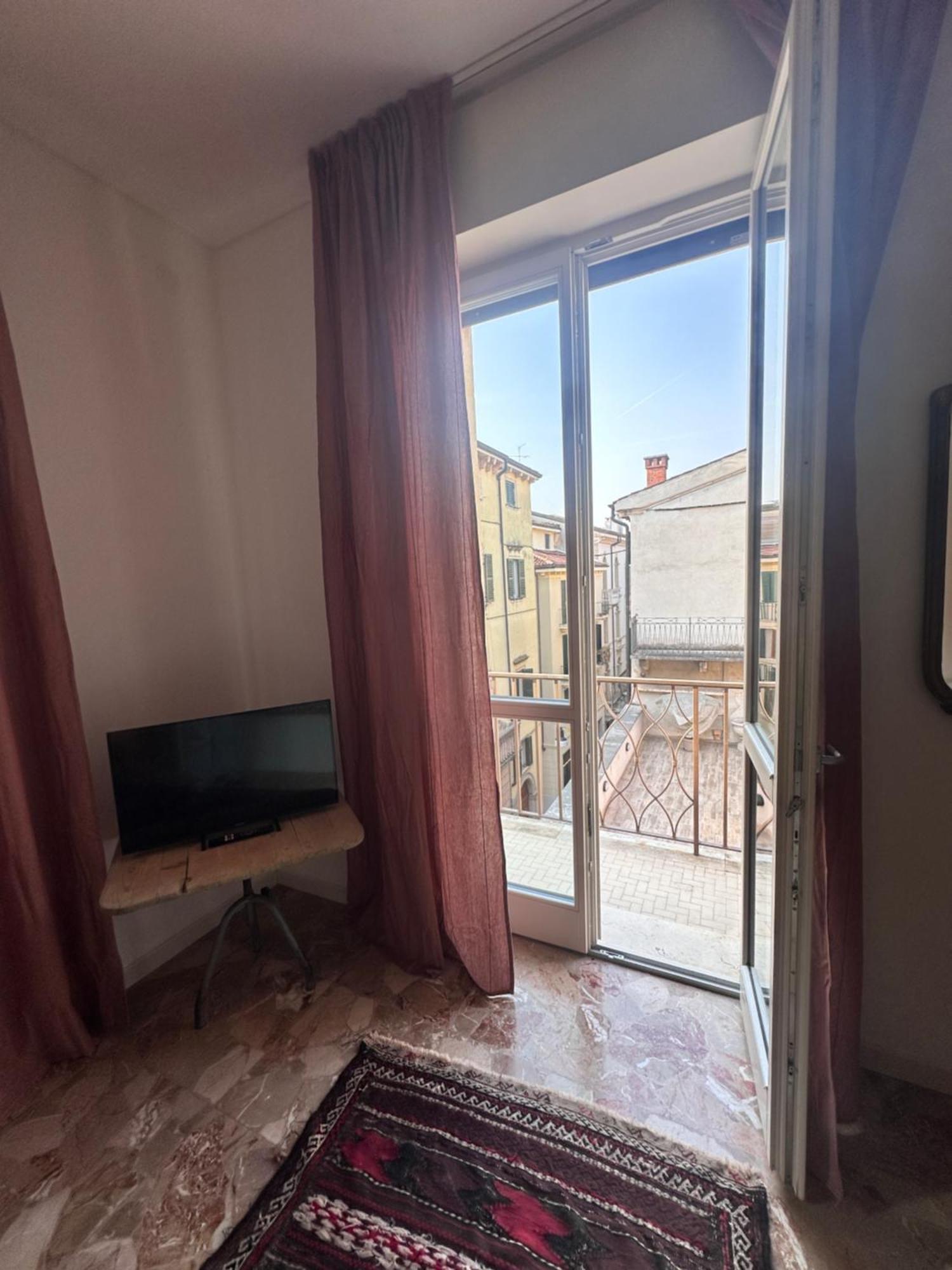 Catullo 12 Ξενοδοχείο Βερόνα Εξωτερικό φωτογραφία